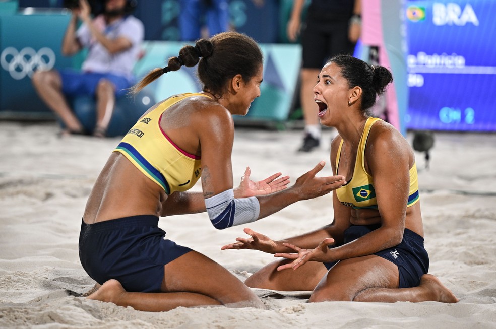 Duda e Ana Patrícia comemoram ouro nas Olimpíadas de Paris — Foto: David Fitzgerald/Sportsfile via Getty Images