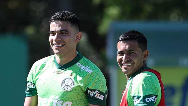 Solidariedade de Dudu a Bruno Rodrigues do Palmeiras após lesão no joelho.