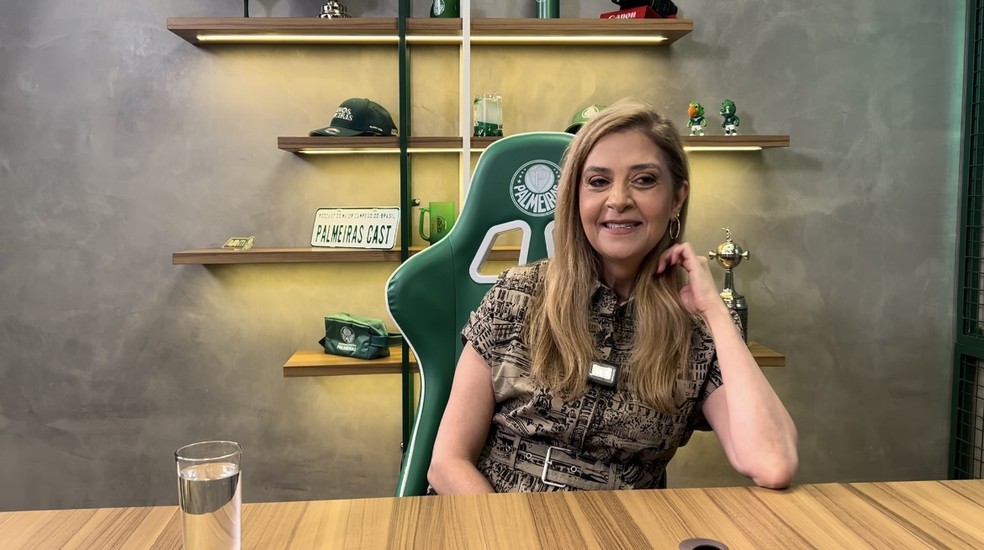 Leila Pereira, candidata à reeleição no Palmeiras, durante entrevista — Foto: Camila Alves
