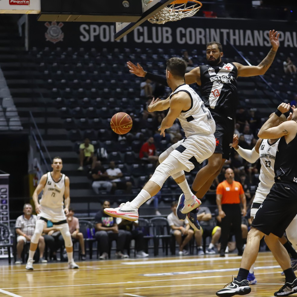 Corinthians e Vasco fizeram jogo disputado até o último segundo — Foto: Beto Miller/Divulgação
