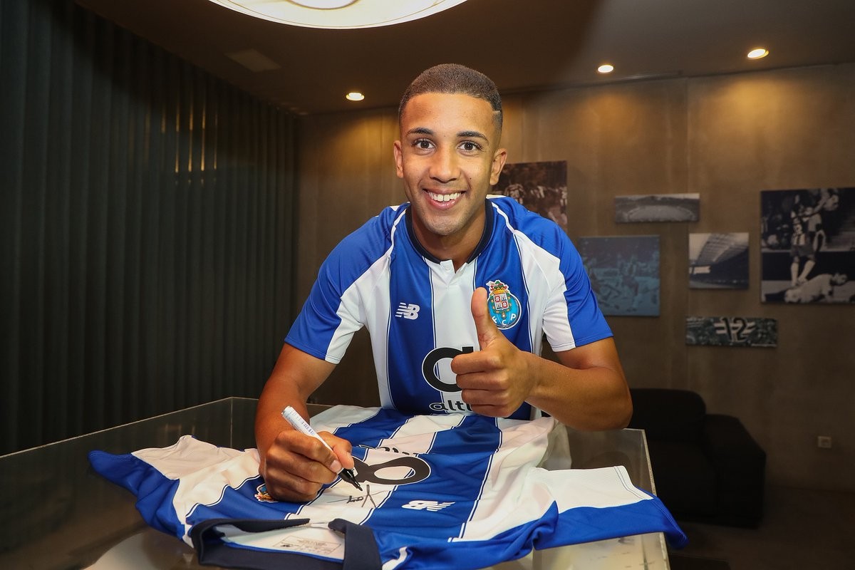 Só falta assinar: Santos fica por detalhes de acertar contratação de Jorge, ex-lateral do Flamengo