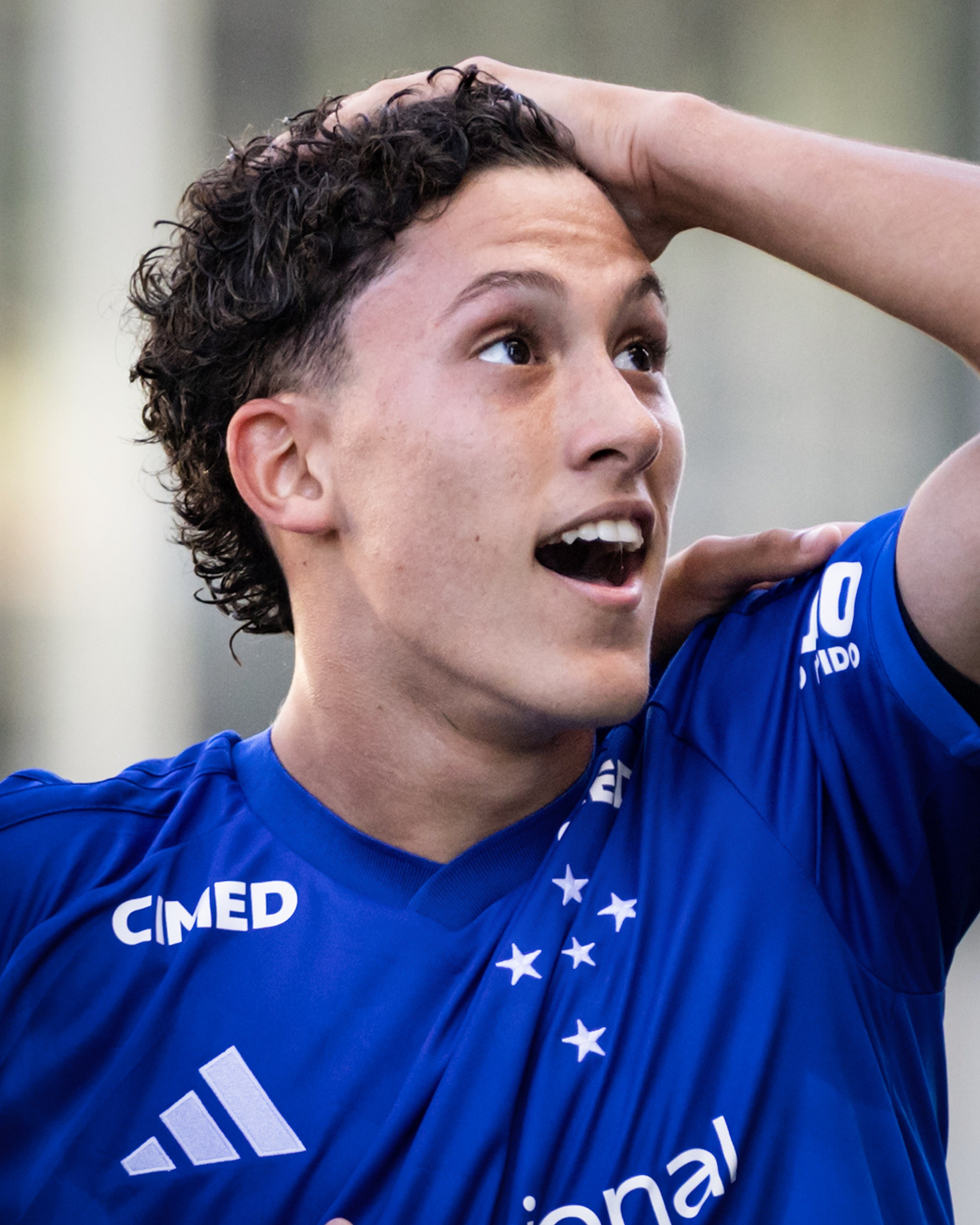 Cria da base estreia pelo Cruzeiro com gol, cita conselho de Artur Jorge e revela “previsão” à mãe