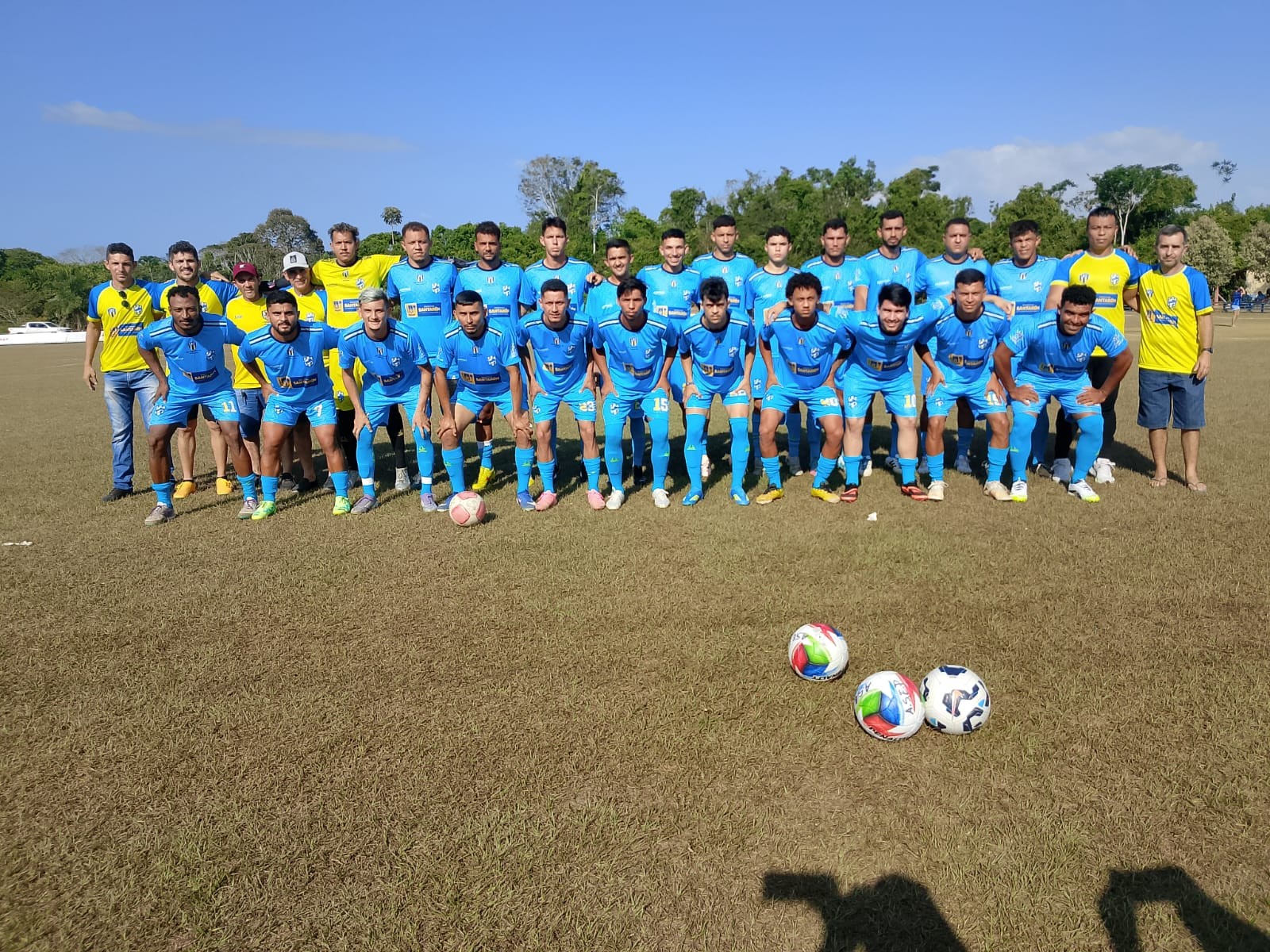 Jogadores em campo na rodada do Campeonato Santareno Amador 2026