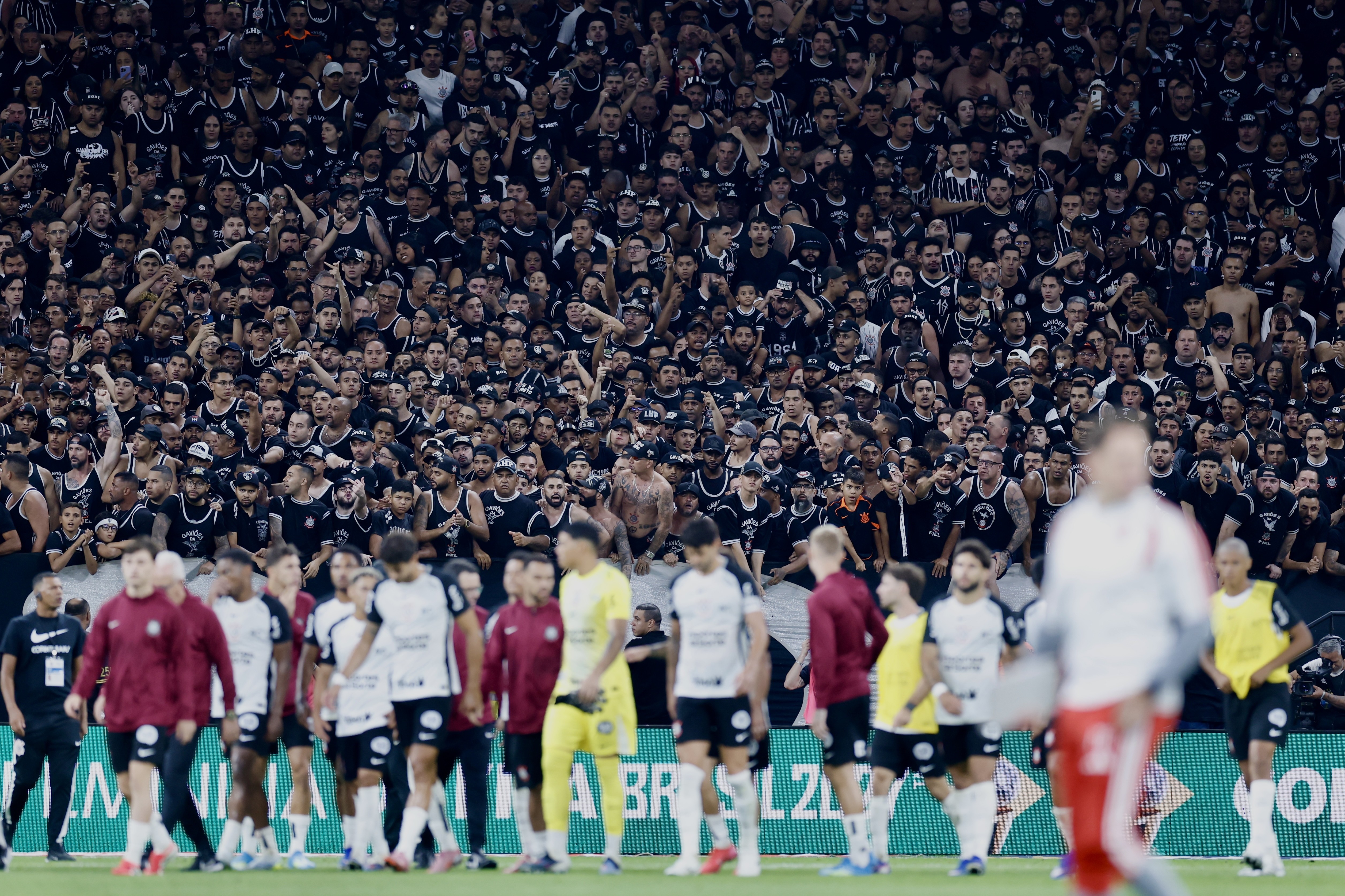 Corinthians sob pressão: Torcida se manifesta após nova derrota e Gustavo Henrique fala sobre a cobrança no elenco