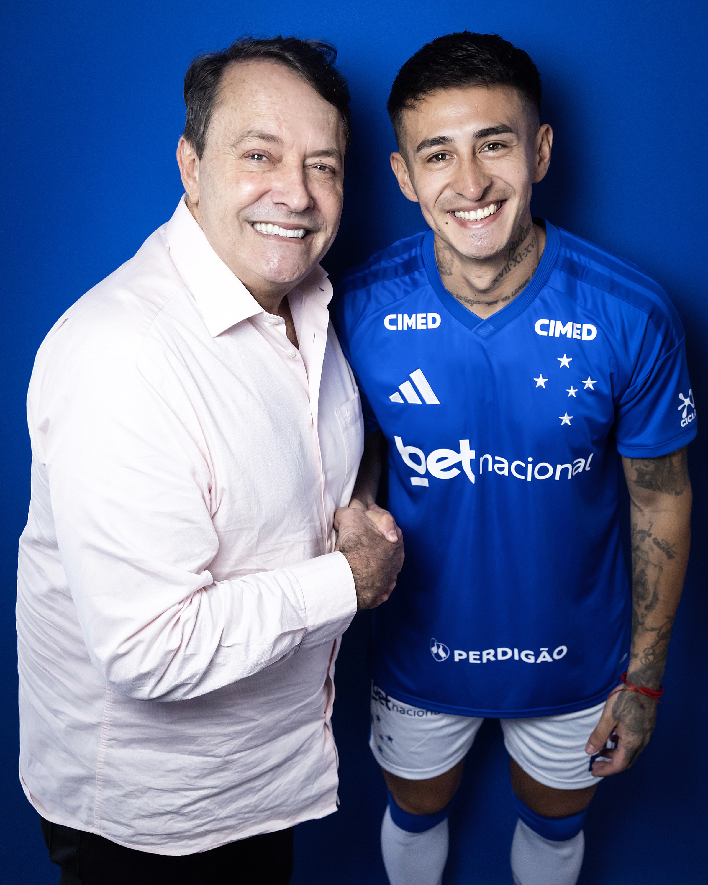 Pressão aumenta no Cruzeiro enquanto elenco se reforça antes do duelo decisivo contra o Flamengo