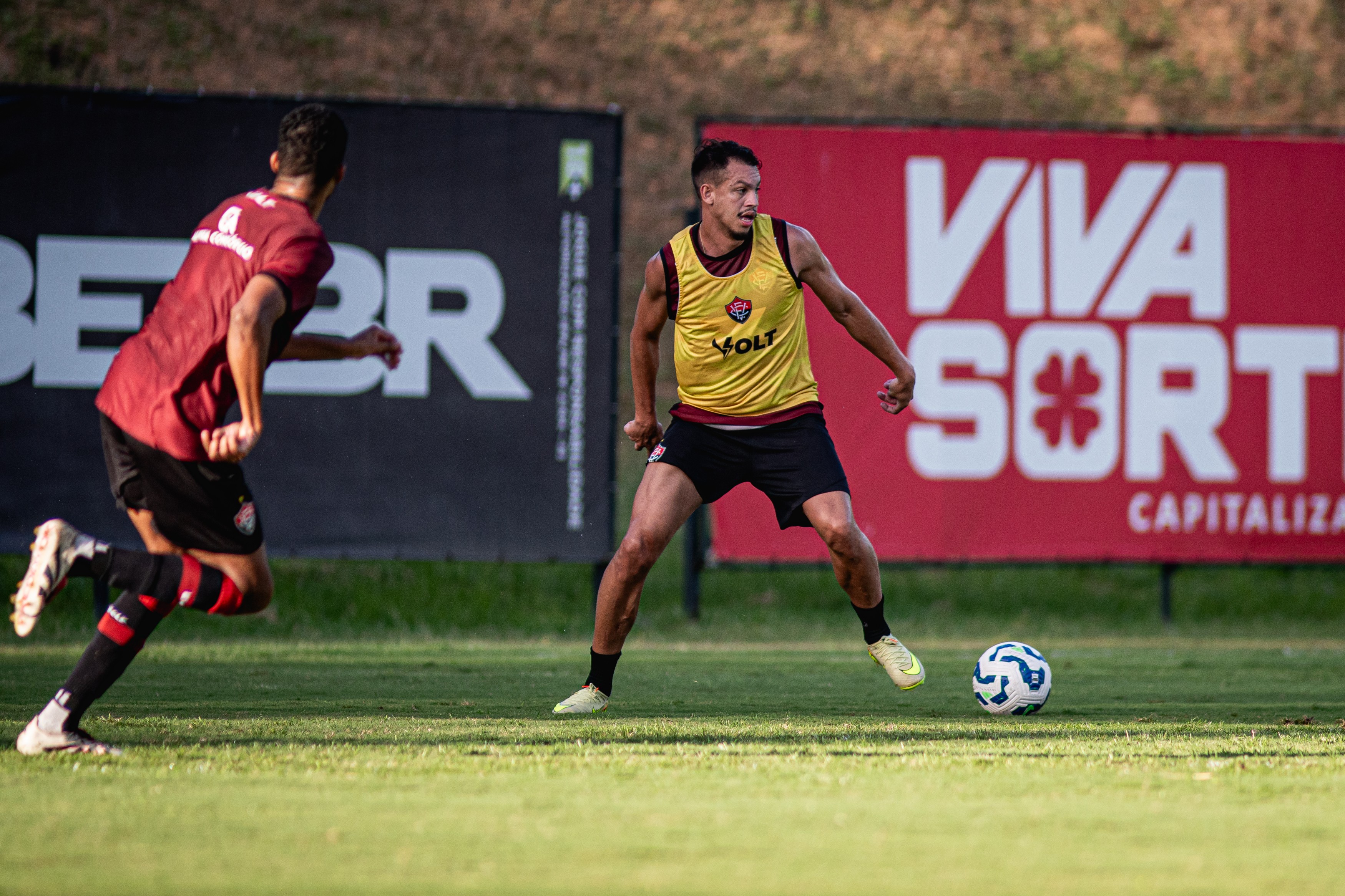 Sport negocia contratação do zagueiro Zé Marcos, do Vitória | Ge