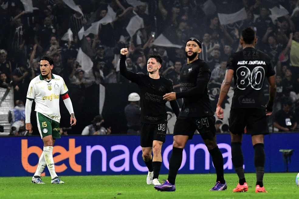 Garro comemora gol do Corinthians contra o Palmeiras — Foto: Marcos Ribolli
