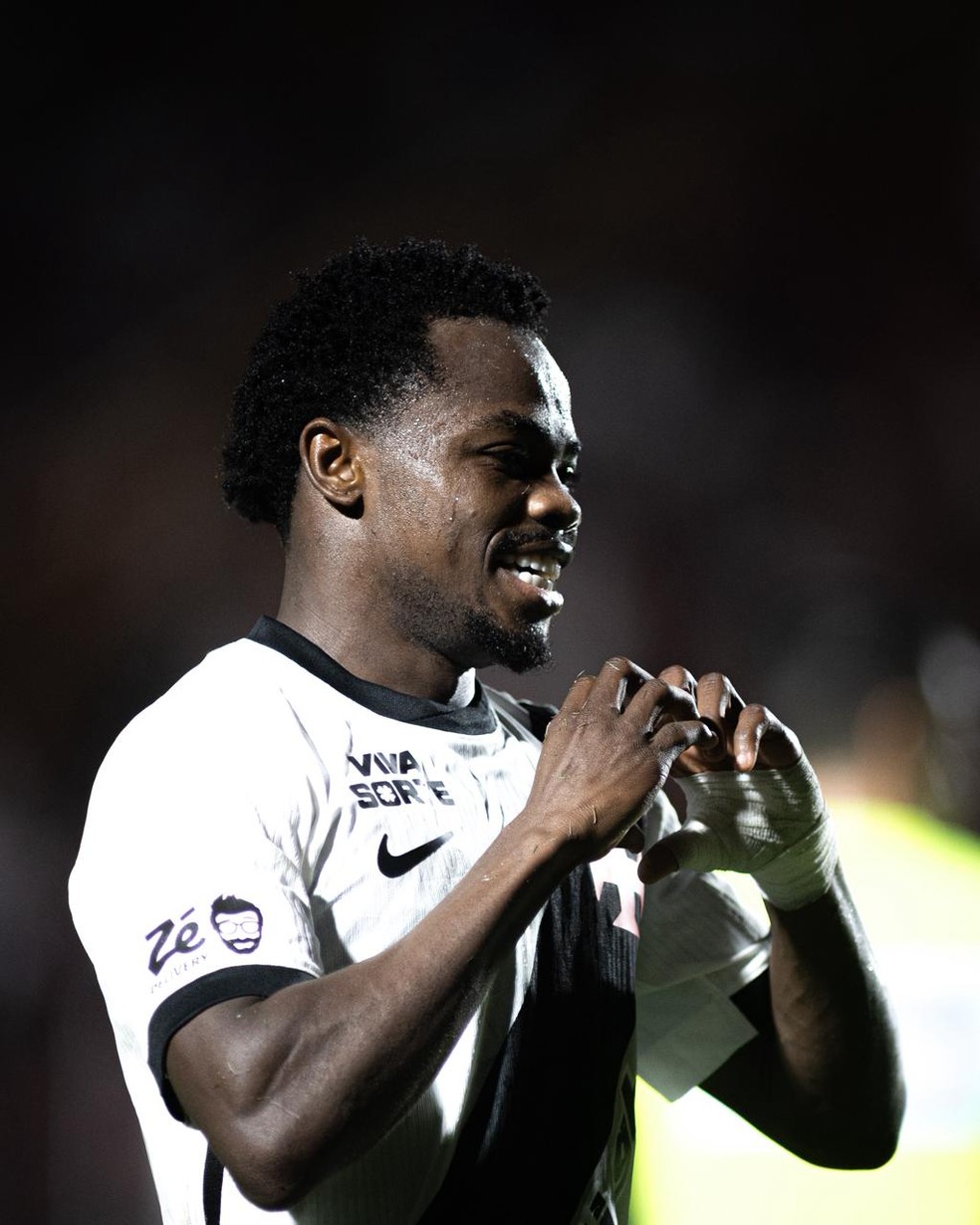 Andr�s G�mez comemora gol em Vit�ria x Vasco � Foto: Matheus Lima/Vasco