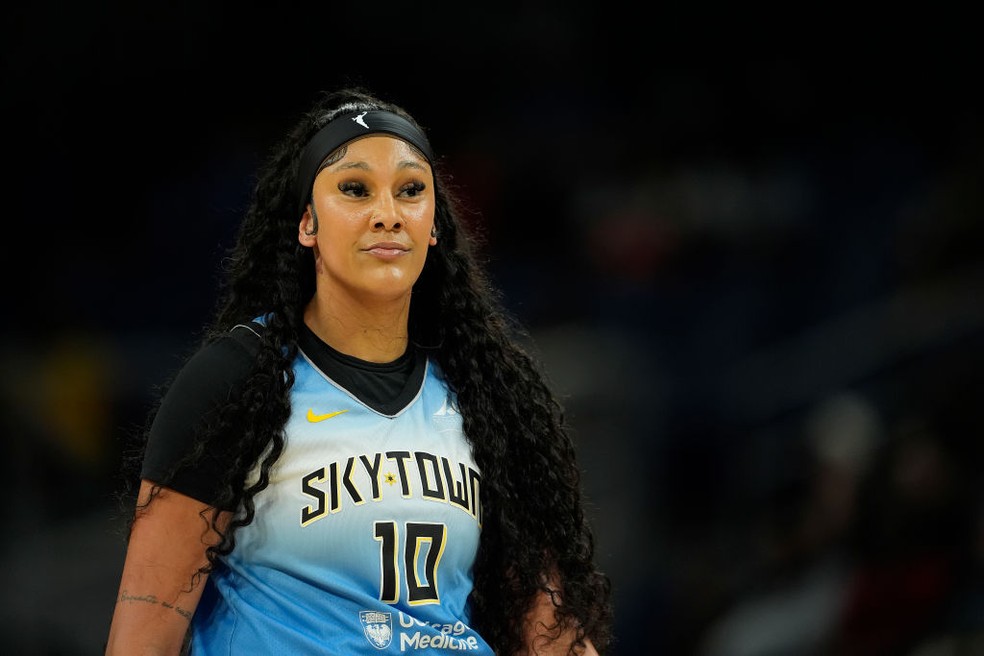 A brasileira Kamilla Cardoso é uma das estrelas do Chicago Sky na WNBA  — Foto: Patrick McDermott/Getty Images