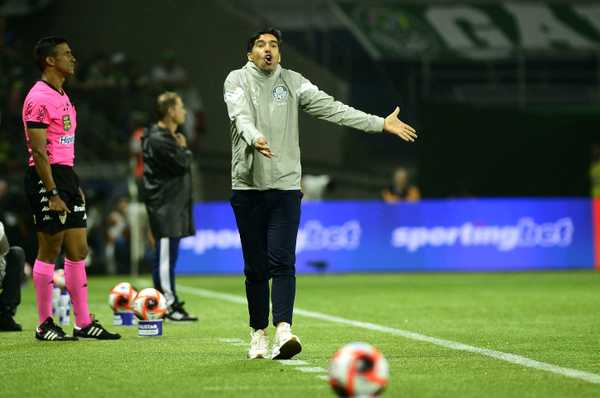 ESTAGNOU? Palmeiras não demonstra evolução e é vaiado, repetindo erros de 2024 no futebol