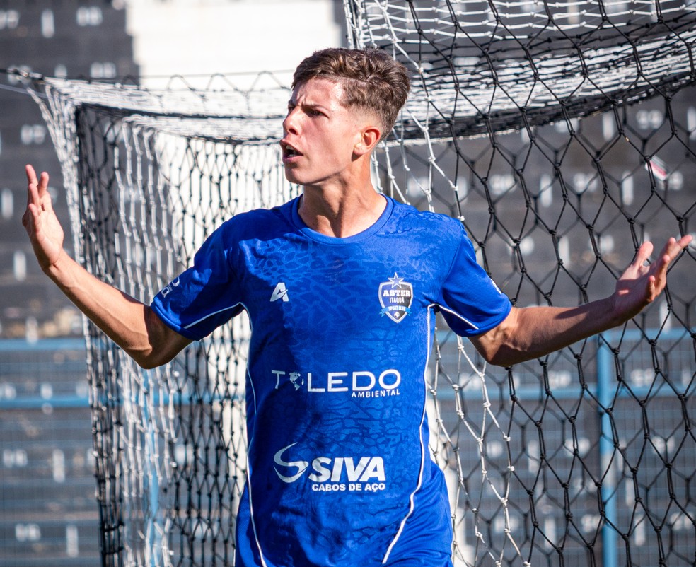 Biel marcou o gol da vitória do Aster  sobre o Corinthians — Foto: @lucao.photo
