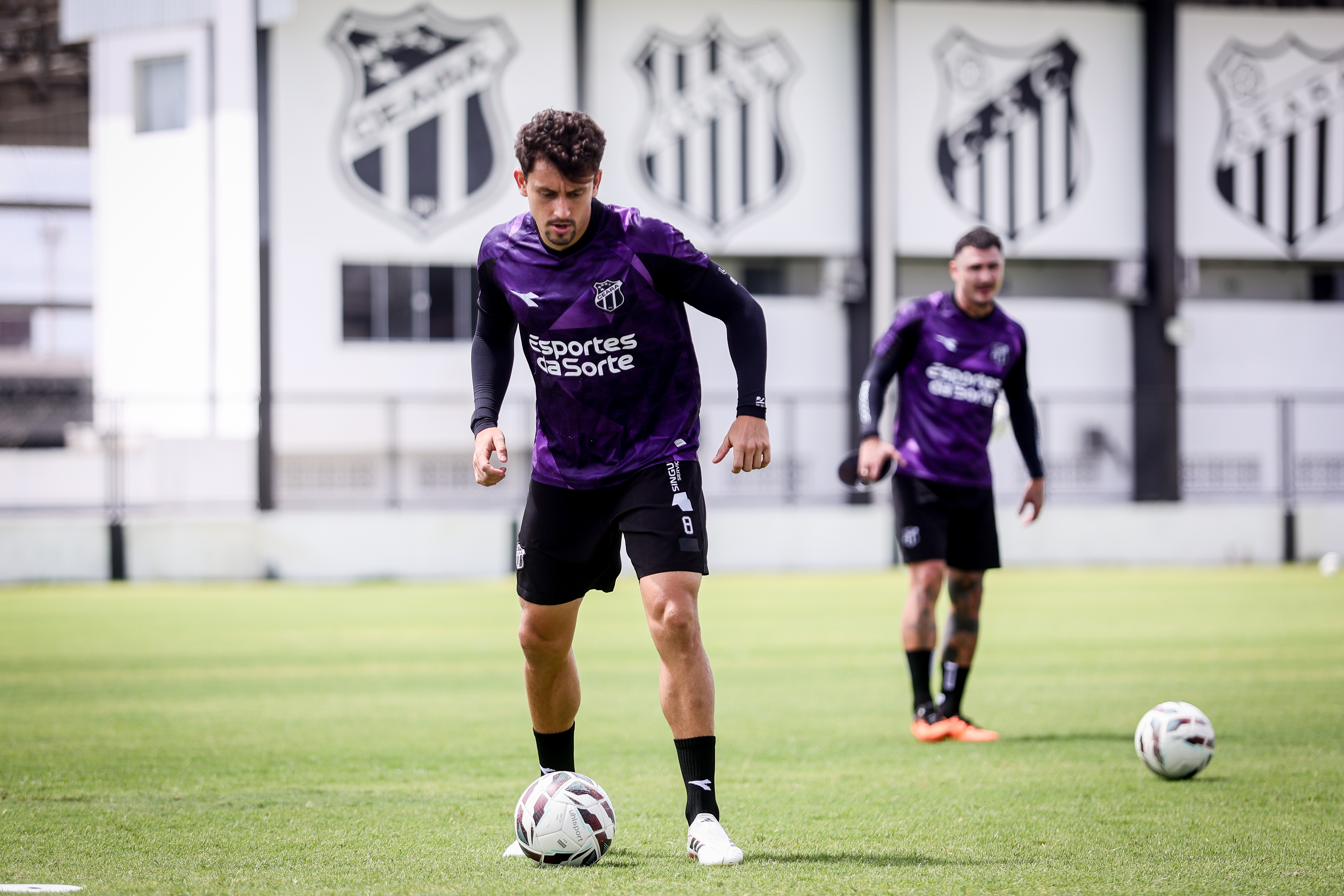 Sanchez lamenta salários atrasados no Ceará e apoia time feminino: "Merecem receber em dia"