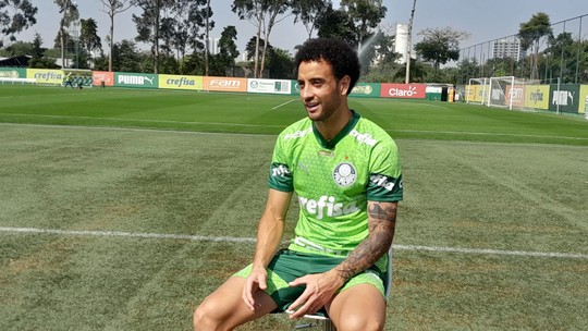 Felipe Anderson se diz confortável em função no Palmeiras e compara Estêvão a Neymar: "Parece muito"
