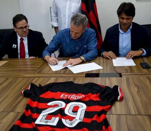 Flamengo assina termo de promessa de compra para terreno do Gasômetro.