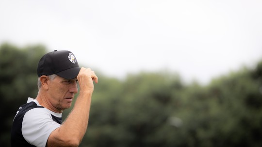 Conmebol abre processo disciplinar contra Renato Gaúcho