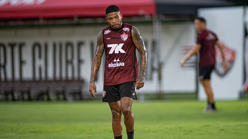 Desfalques do Vitória: Marinho é expulso no banco e Luan Cândido recebe terceiro amarelo