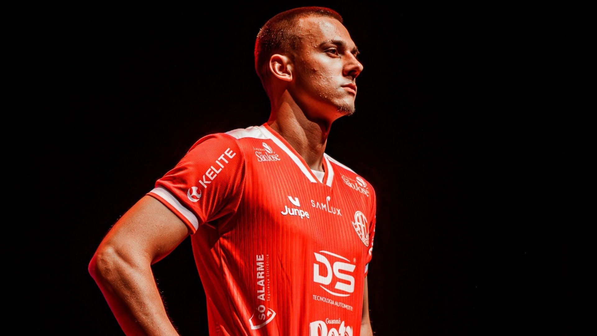 Após 749 dias, América-SP volta ao profissional, lança uniformes e reencontra torcida no Teixeirão