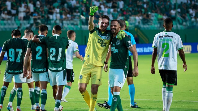 Tadeu e Anselmo Ramon fizeram de pênalti no 1º tempo