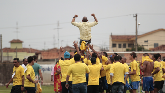 Melhor técnico do Brasileirão, Guanaes comemora 10 anos do 1º título da carreira - Foto: (Be Caviquioli)