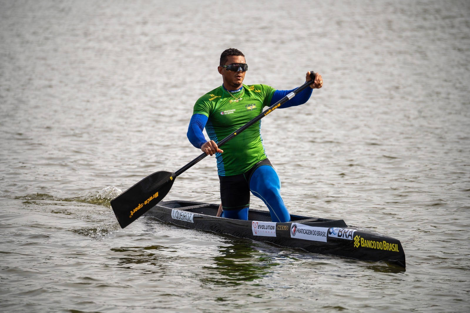 Isaquias Queiroz fica fora do pódio nos 1000m, mas avança à final dos 500m no Mundial de canoagem