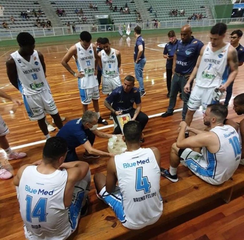 Notícias  Com novidades na base, Basquete Santos se prepara para o  Brasileirão