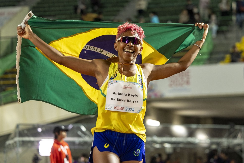 Keyla Barros conquistou a medalha de prata nos 1.500m T20 — Foto: Alessandra Cabral/CPB