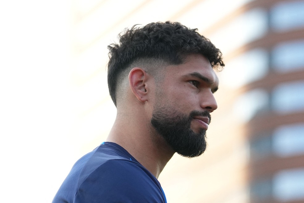 Omar Alderete em ação pelo Paraguai