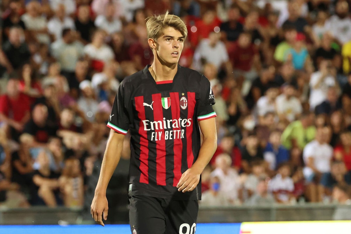 Milan vence amistoso por 7 a 1 antes da estreia no Italiano futebol