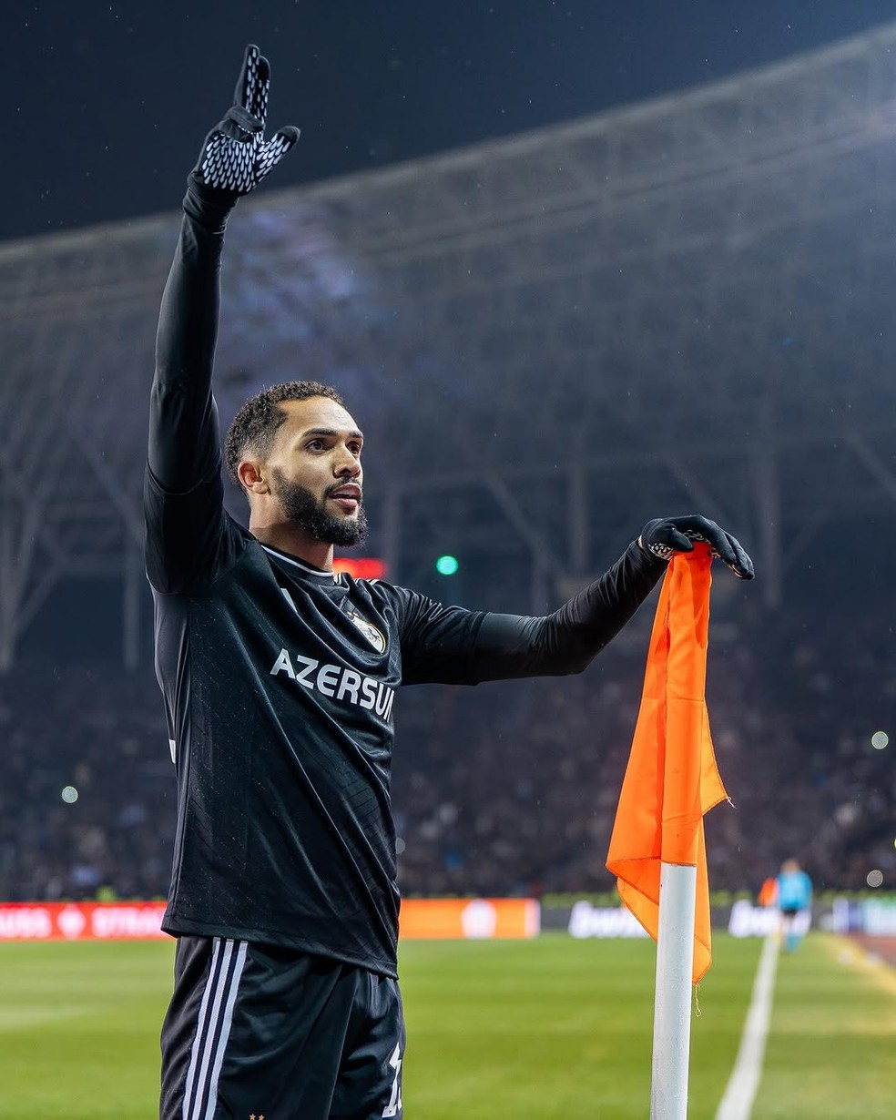 Juninho comemora um gol pelo Qarabag — Foto: Divulgação / Qarabag