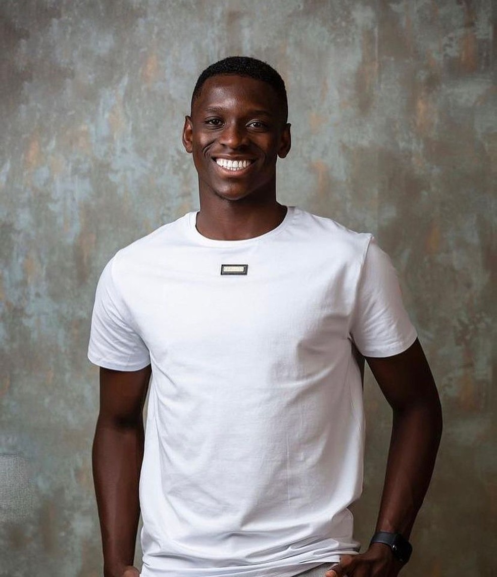 Luiz Henrique vestindo branco, uma de suas cores preferidas — Foto: Reprodução