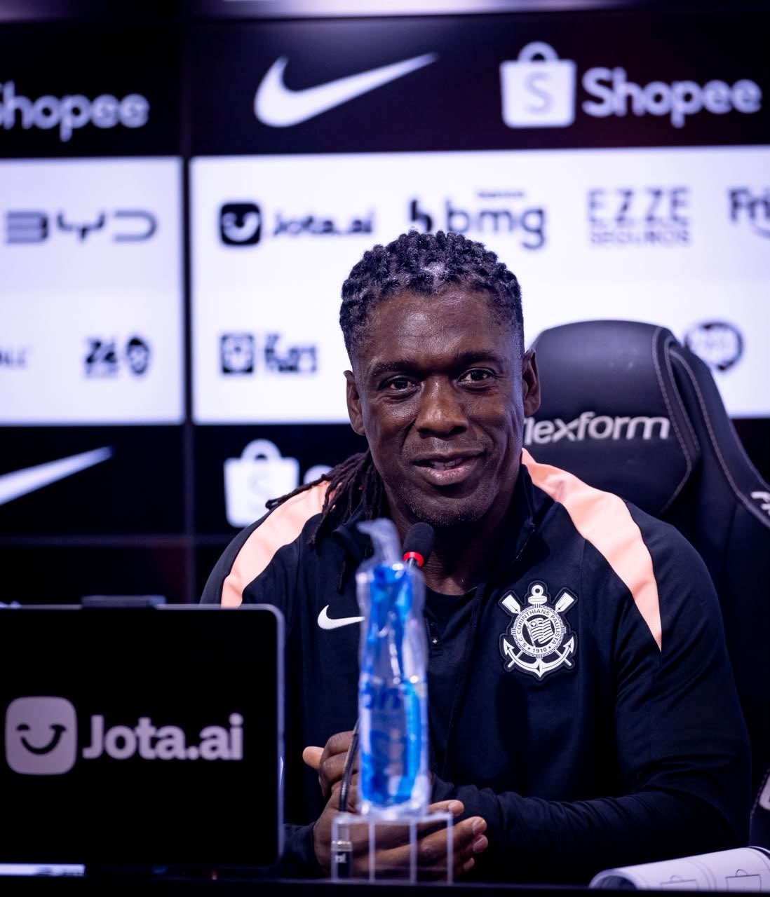 Corinthians teve 15 treinadores desde último jogo de Seedorf como técnico; veja lista
