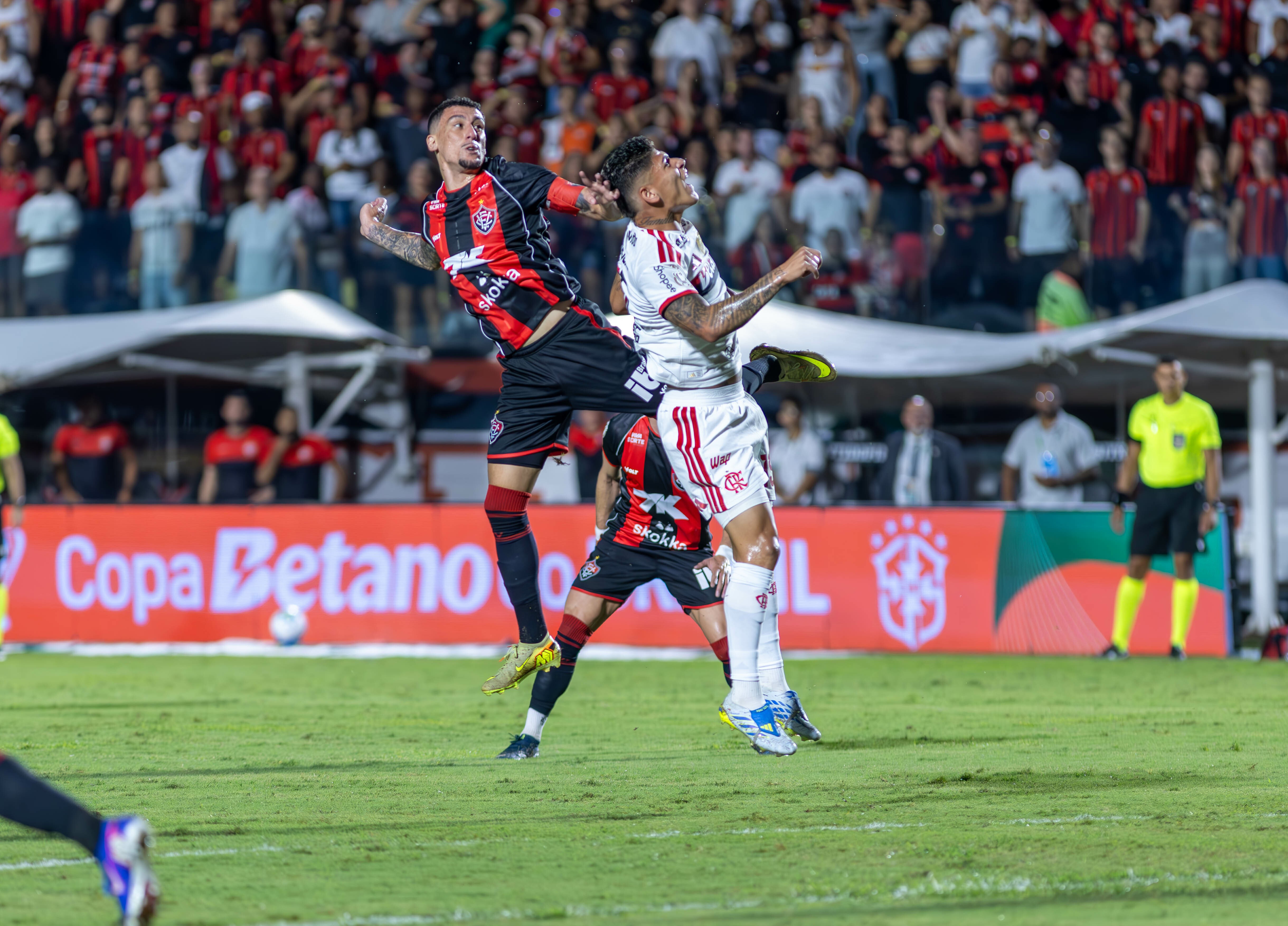 Flamengo tem 46 finalizações em dois jogos e vê confiança como ponto chave em erros