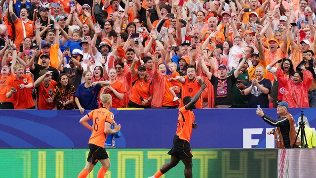 Tunísia x Holanda Brian Brobbey comemora o gol