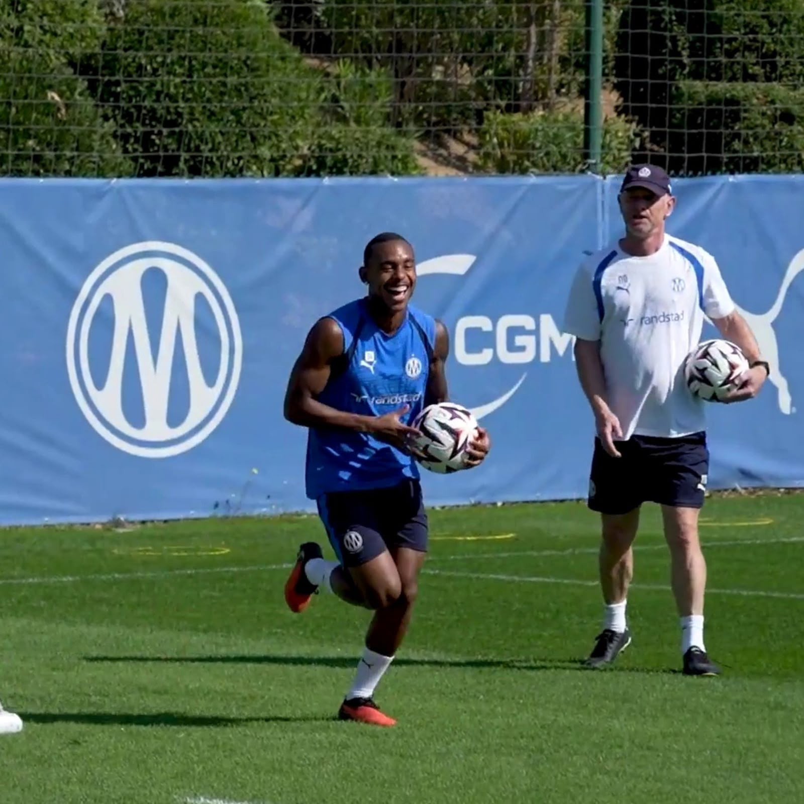 Após deixar jogo contra o PSG, Igor Paixão treina normalmente