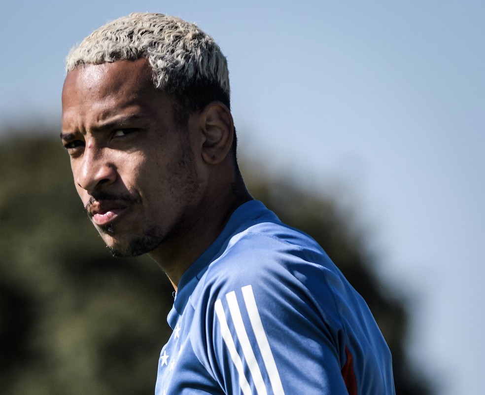 Matheus Pereira durante treino do Cruzeiro — Foto: Gustavo Aleixo/Cruzeiro