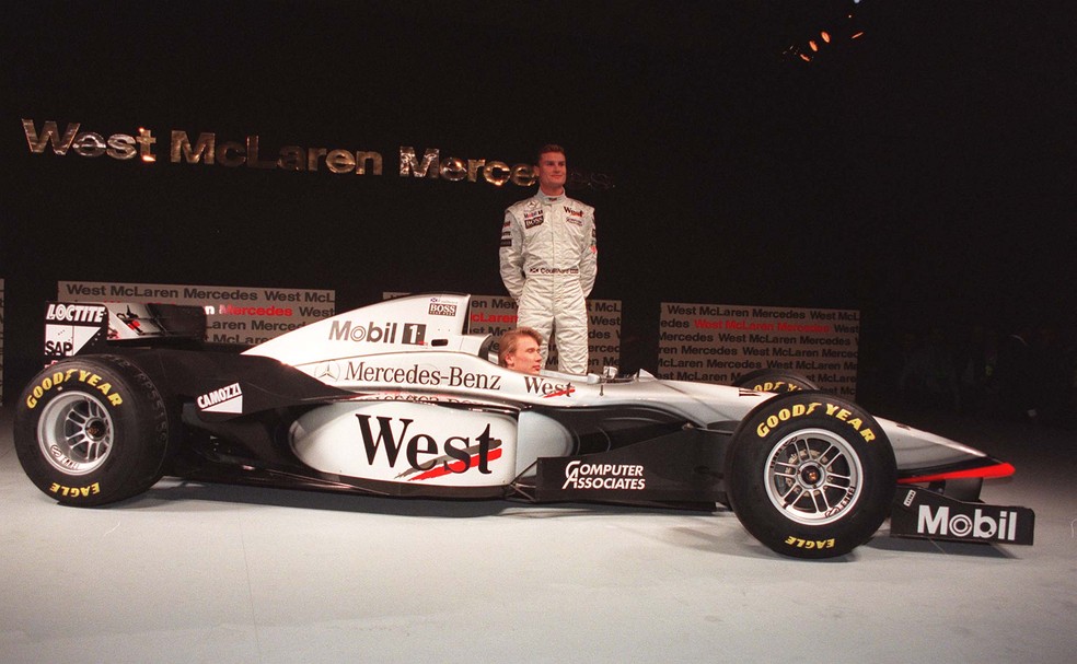 Lançamento da primeira McLaren-Mercedes prateada teve até show das