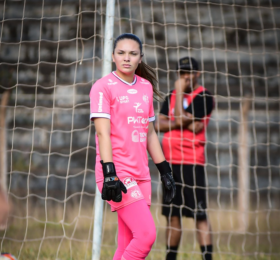 Isadora Dossena, goleira do sub-15 da Ferroviária — Foto: Rafael Zocco/Ferroviária SAF