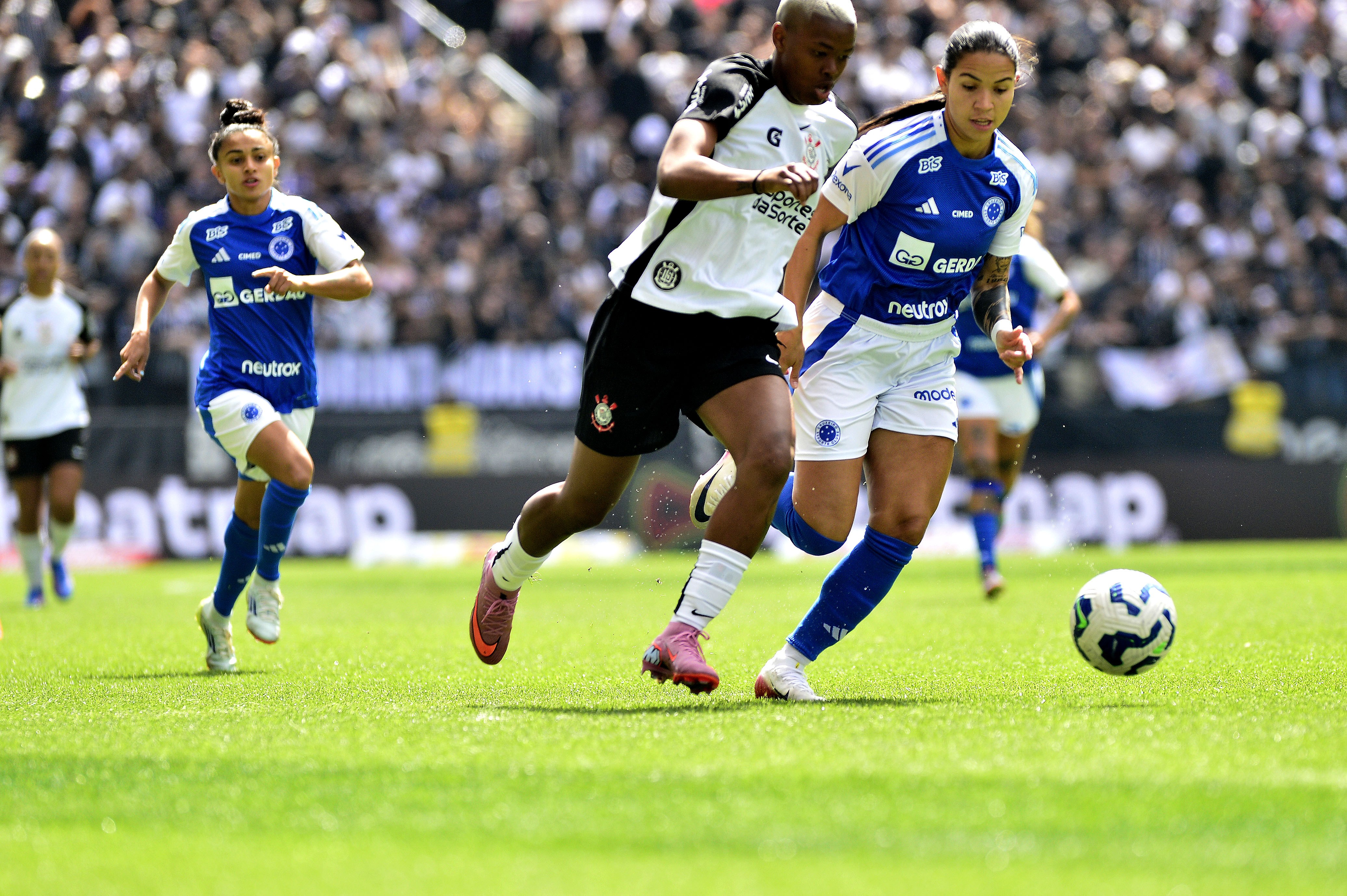Corinthians conquista heptacampeonato brasileiro feminino com superioridade em posse e finalizações