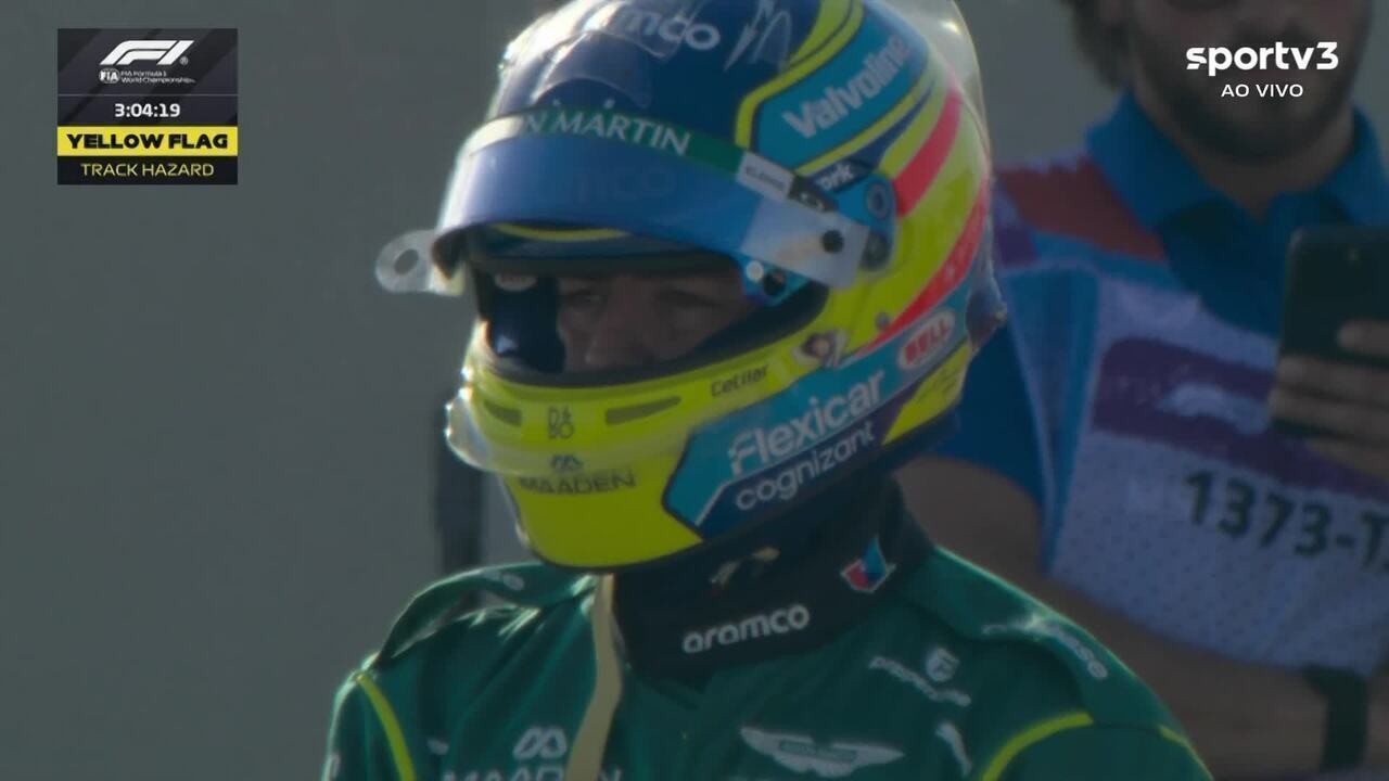 Aston Martin encerra testes por falha em bateria e falta de peças