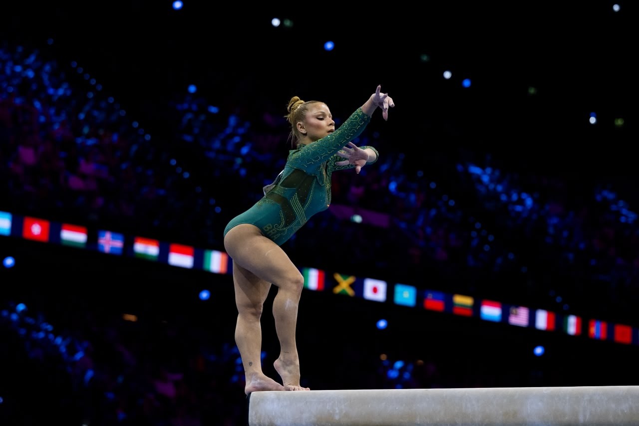 Flávia Saraiva na final da trave no Mundial de Ginástica Artística: siga ao vivo