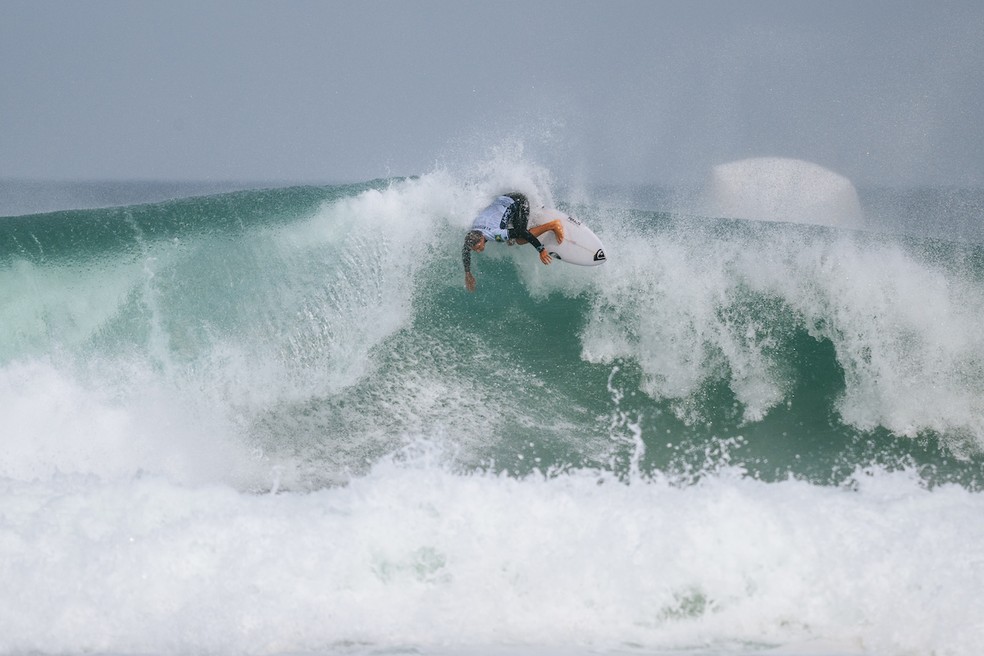 Gabriel Klaussner na primeira rodada em Saquarema — Foto: WSL