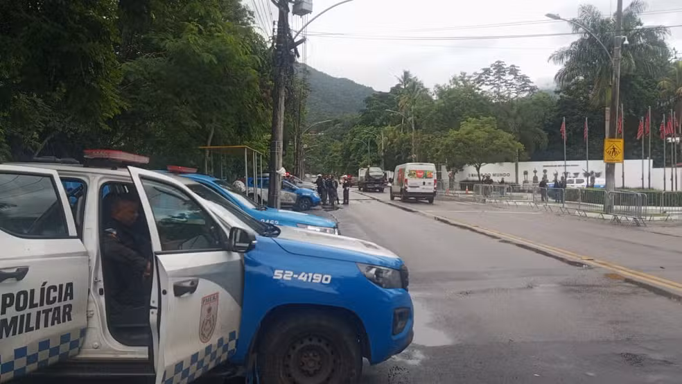 Policiamento refor�ado no protesto dos torcedores do Flamengo no Ninho � Foto: Bernardo Serrado