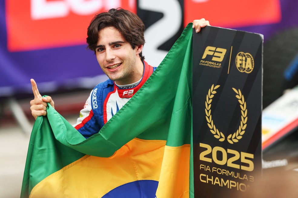 Rafael Câmara conquista o título da F3 — Foto: F3