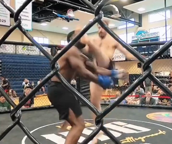 Lutador arrisca técnica que lesionou McGregor e consegue nocautaço