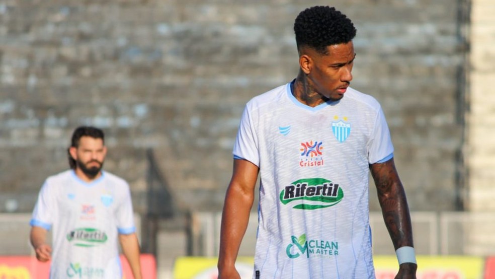 Janderson em campo pelo CRAC-GO — Foto: @jotaprodutor / Inter de Limeira