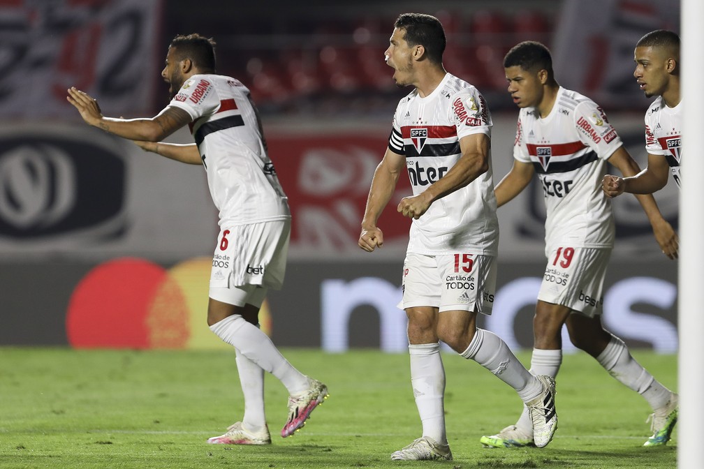 Corinthians e São Paulo vencem semifinais nos pênaltis e decidirão título  do Paulista Sub-17, futebol