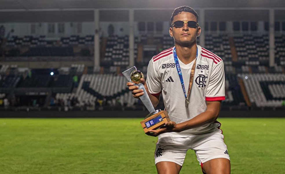 DE SAÍDA? Joia do Flamengo pode reforçar gigante europeu