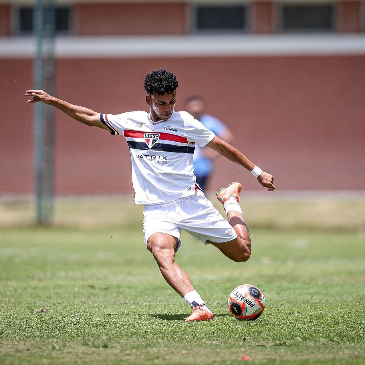 São Paulo vende Geovanne Cuiabano ao Palmeiras e mantém 50% dos direitos