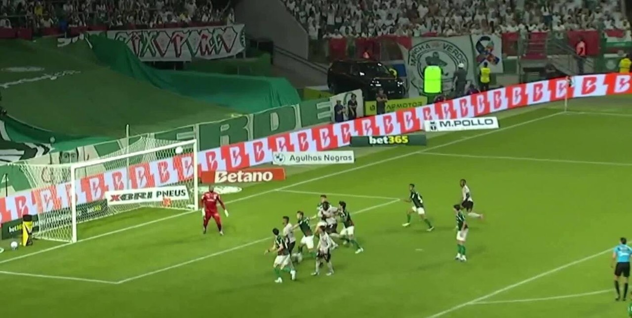 POLÊMICA NO ALLIANZ: CBF revisa áudio do VAR em pênalti anulado contra o Athletico-PR