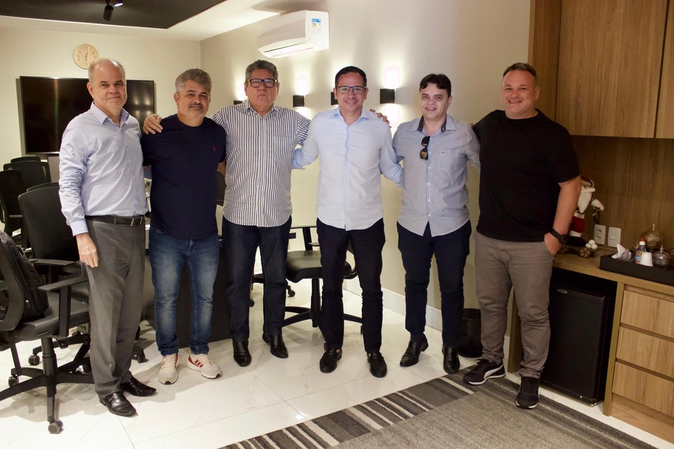 Eleito presidente do ABC, Eduardo Machado se re&uacute;ne com Bira Marques e Ney Franco &mdash; Foto: Divulga&ccedil;&atilde;o